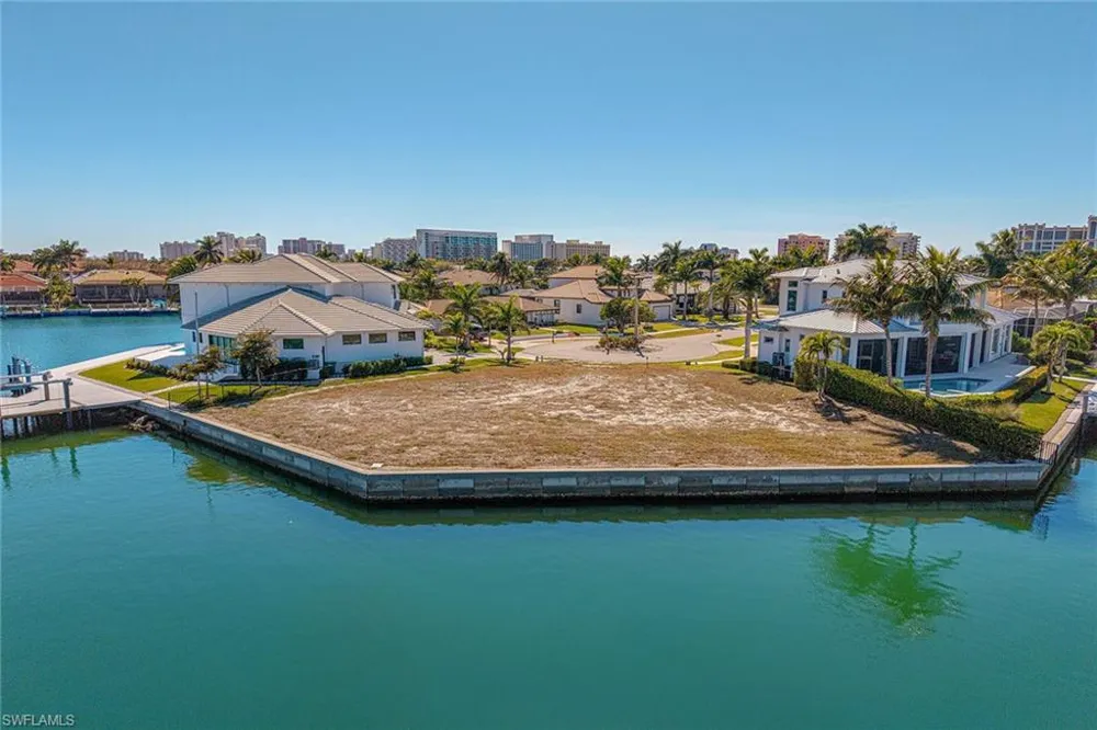 996 Spruce Court Marco Island, FL 34145