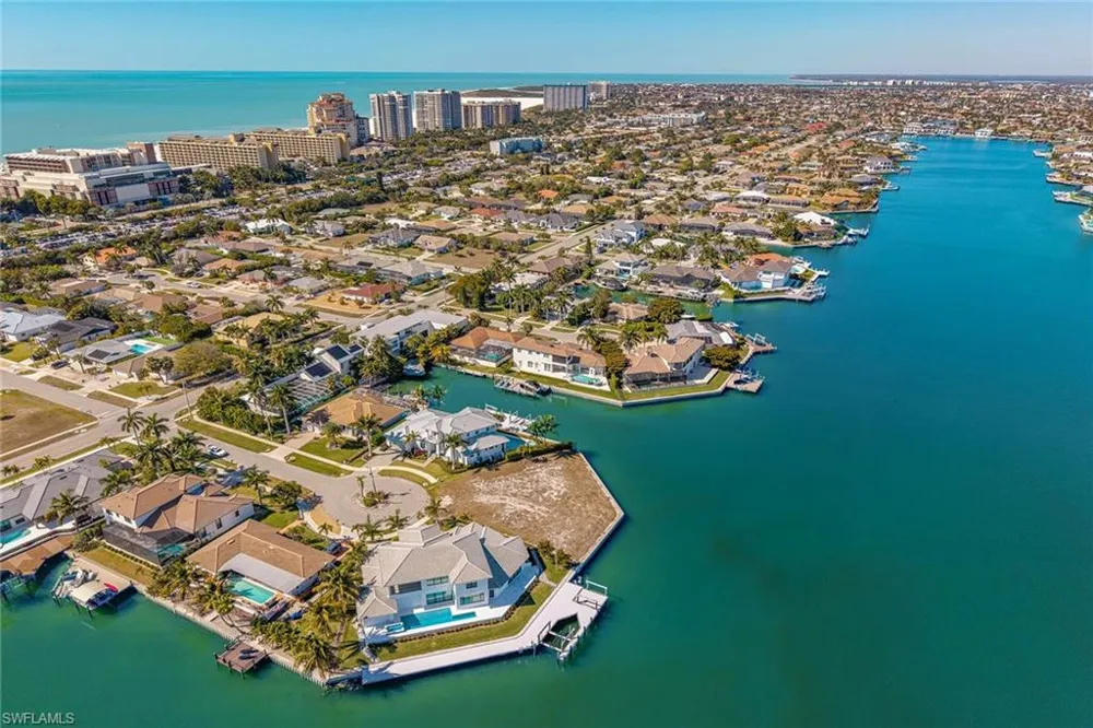 996 Spruce Court Marco Island, FL 34145