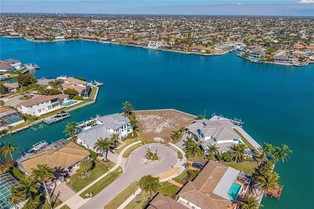 996 Spruce Court Marco Island, FL 34145