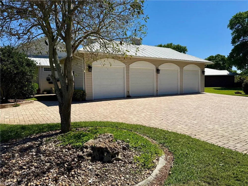 234 W Circle Drive Clewiston, FL 33440