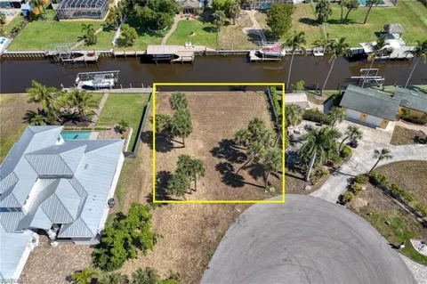 1806 MARINA CIR