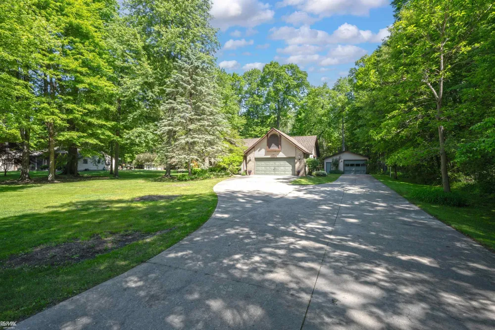 6440 Benoit Road Clay Township, MI 48001