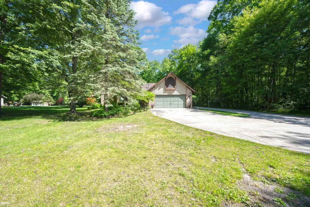 6440 Benoit Road Clay Township, MI 48001