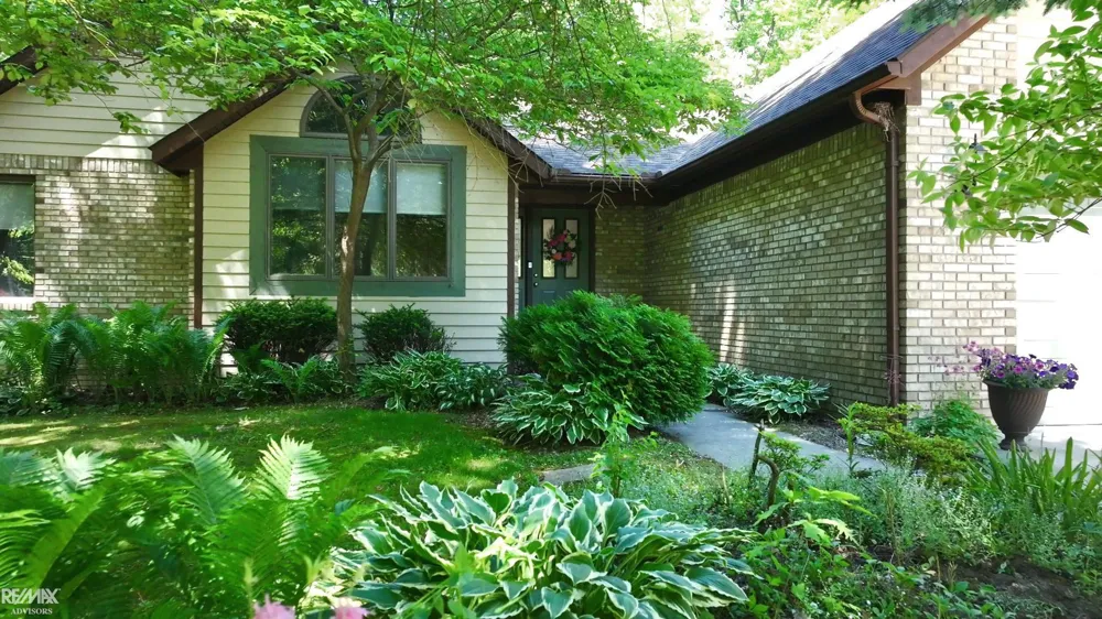 6440 Benoit Road Clay Township, MI 48001