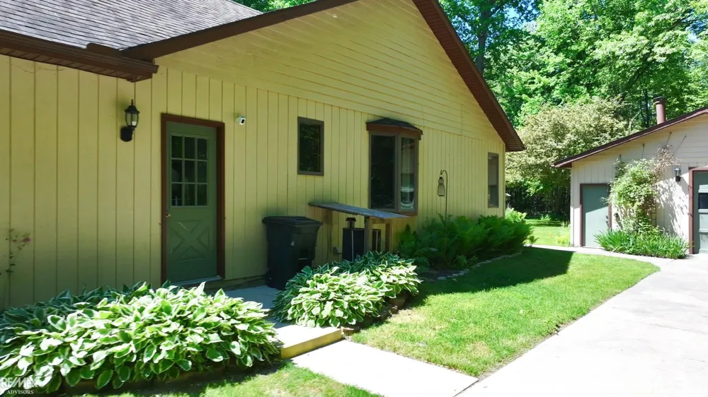 6440 Benoit Road Clay Township, MI 48001