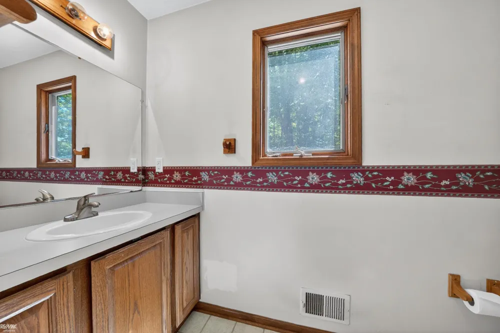 6440 Benoit Road Clay Township, MI 48001