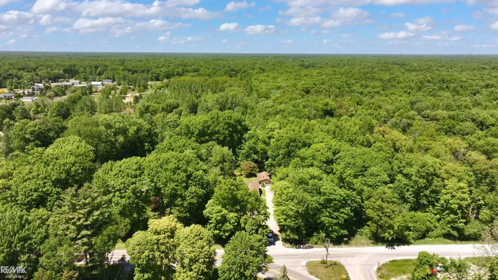 6440 Benoit Road Clay Township, MI 48001
