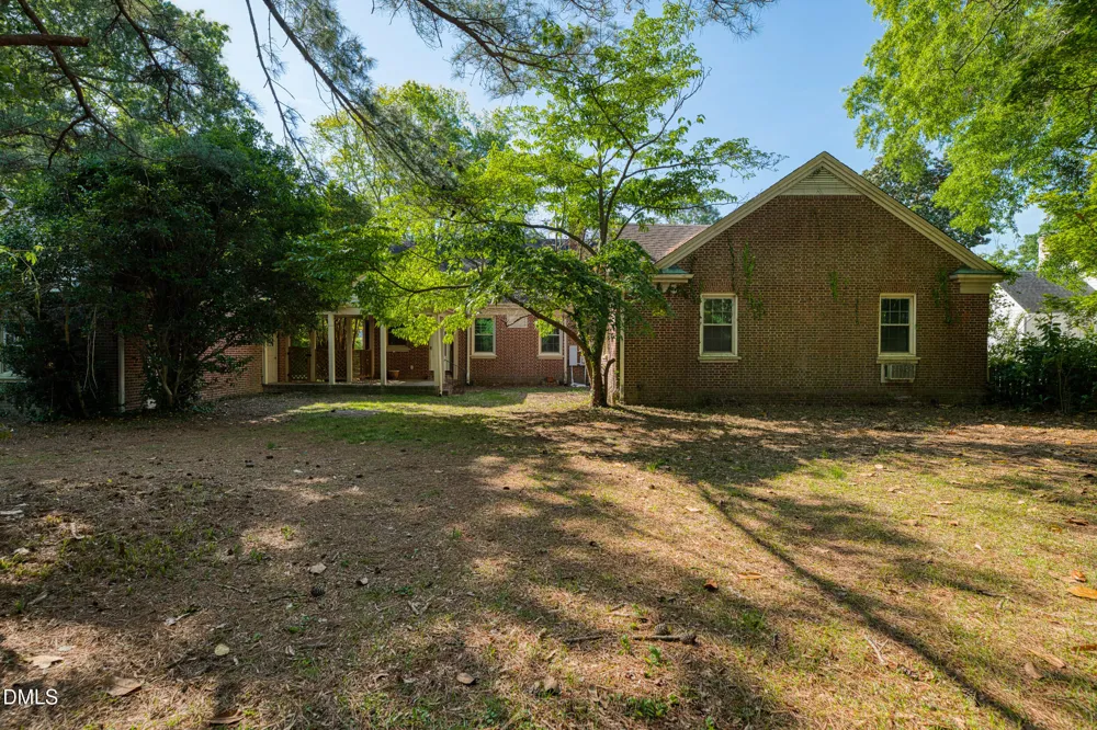 306 S Howard Circle Tarboro, NC 27886