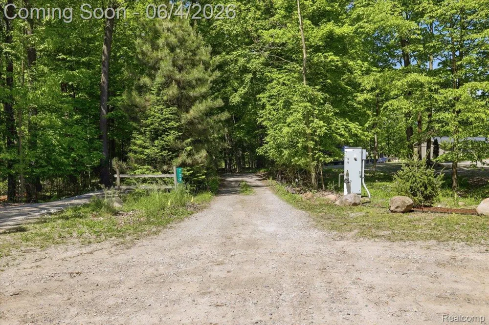 725 Deerpath Court Brandon Charter Township, MI 48462