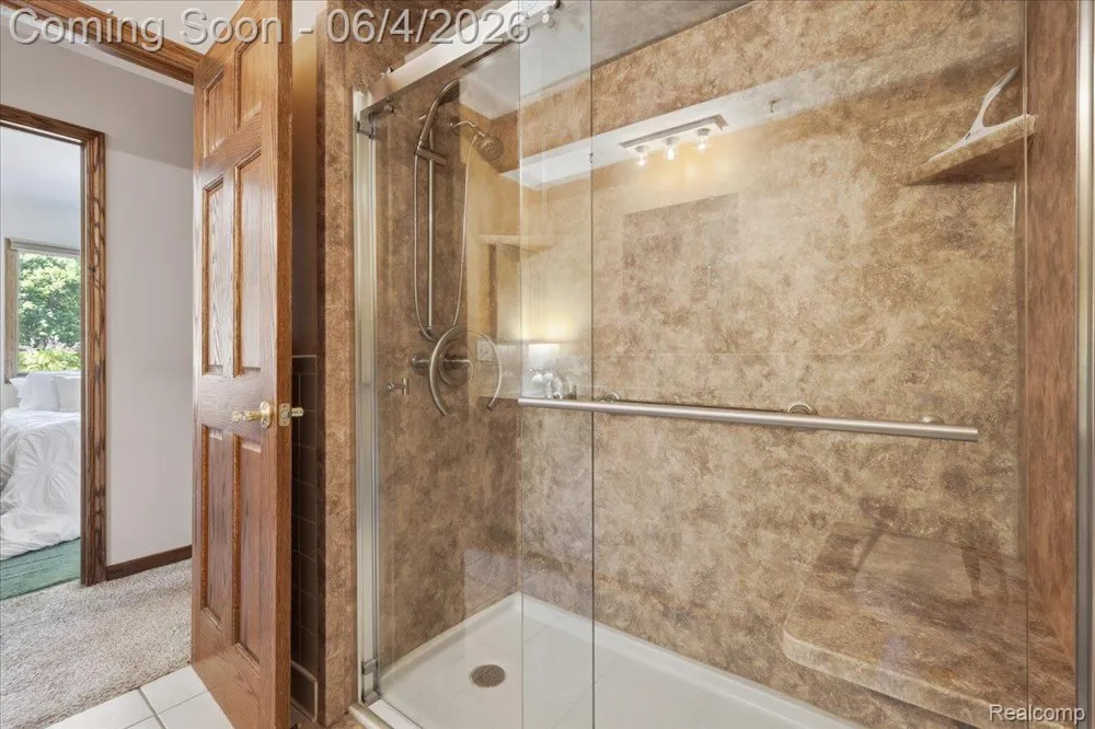 725 Deerpath Court Brandon Charter Township, MI 48462