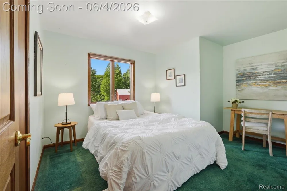 725 Deerpath Court Brandon Charter Township, MI 48462