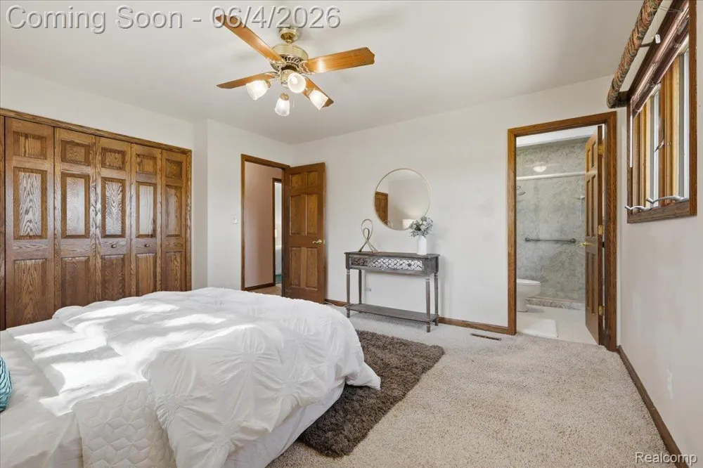 725 Deerpath Court Brandon Charter Township, MI 48462