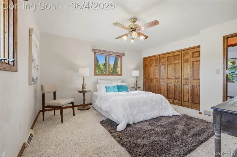 725 Deerpath Court Brandon Charter Township, MI 48462