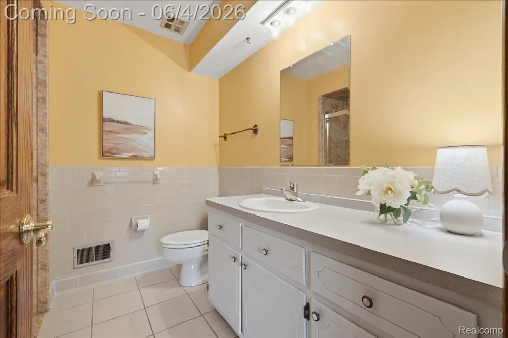 725 Deerpath Court Brandon Charter Township, MI 48462