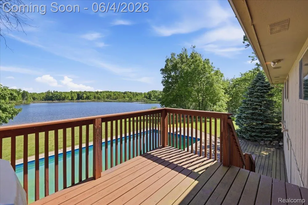 725 Deerpath Court Brandon Charter Township, MI 48462