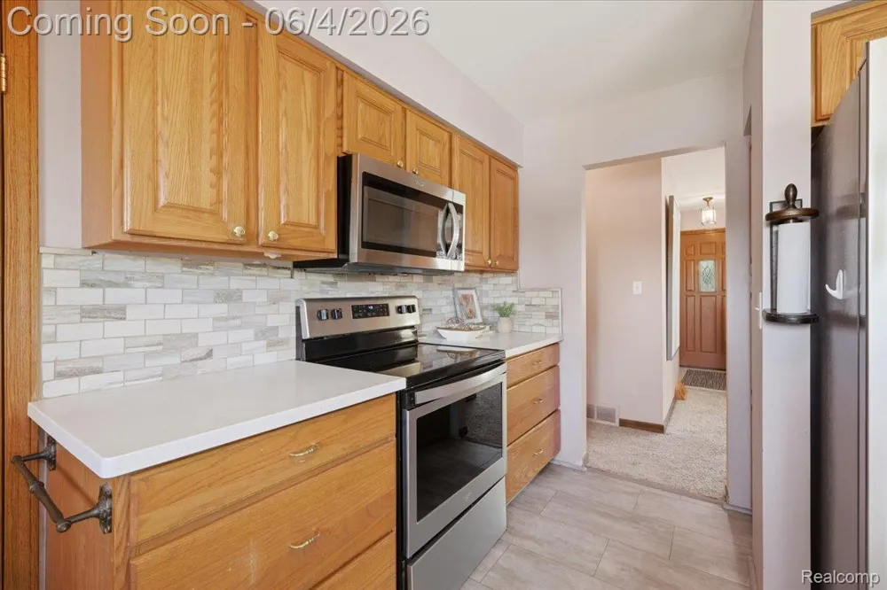 725 Deerpath Court Brandon Charter Township, MI 48462
