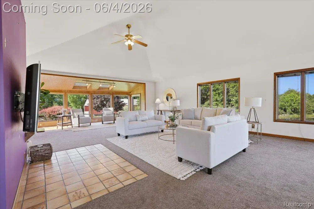 725 Deerpath Court Brandon Charter Township, MI 48462