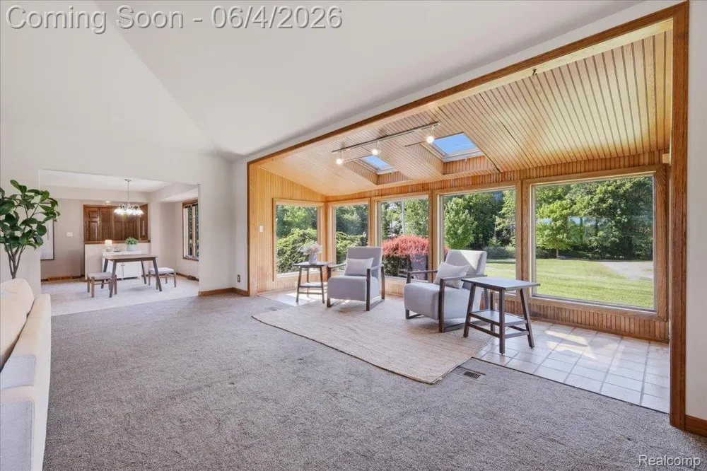 725 Deerpath Court Brandon Charter Township, MI 48462
