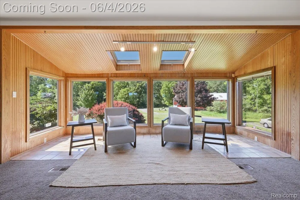 725 Deerpath Court Brandon Charter Township, MI 48462