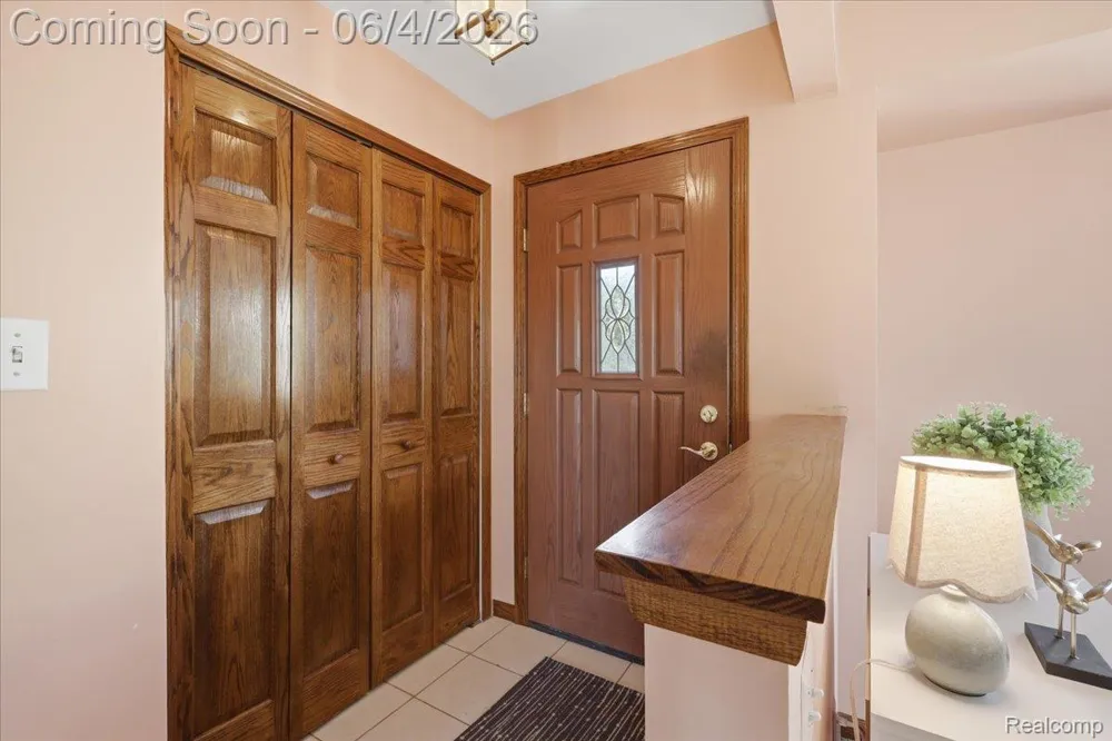 725 Deerpath Court Brandon Charter Township, MI 48462