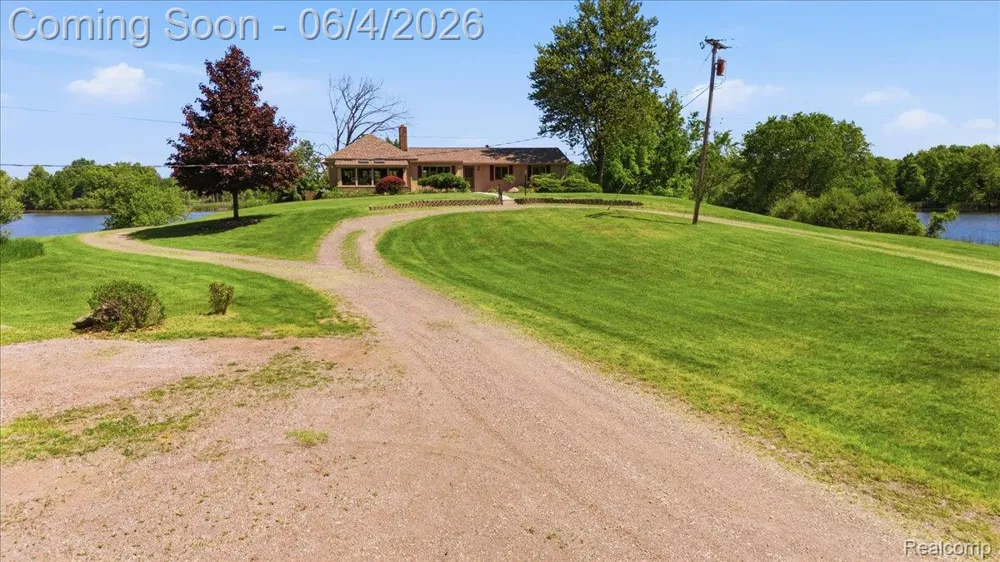 725 Deerpath Court Brandon Charter Township, MI 48462