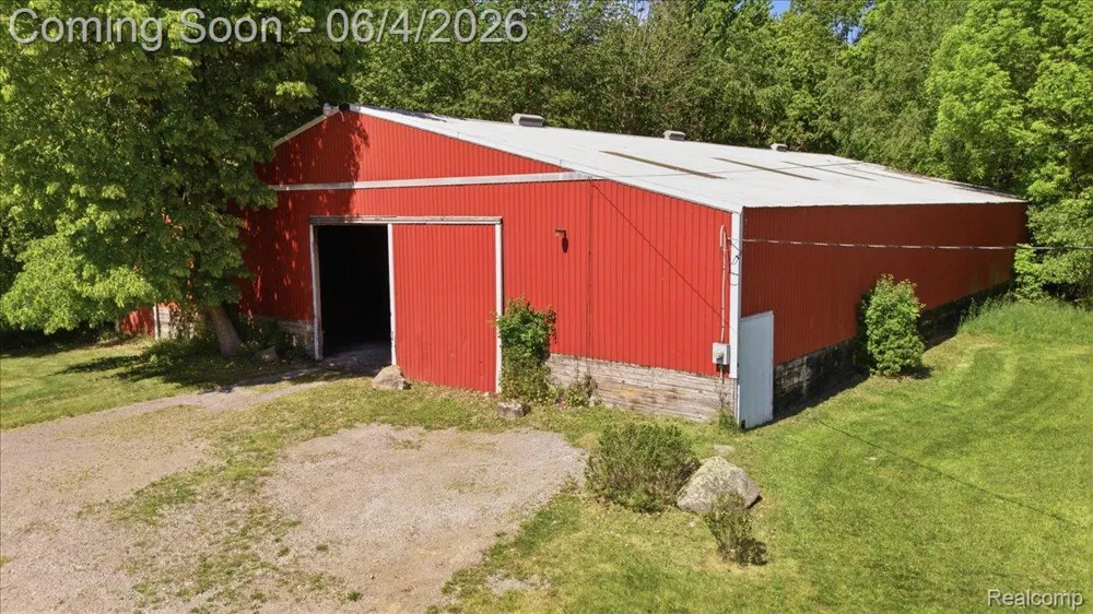 725 Deerpath Court Brandon Charter Township, MI 48462