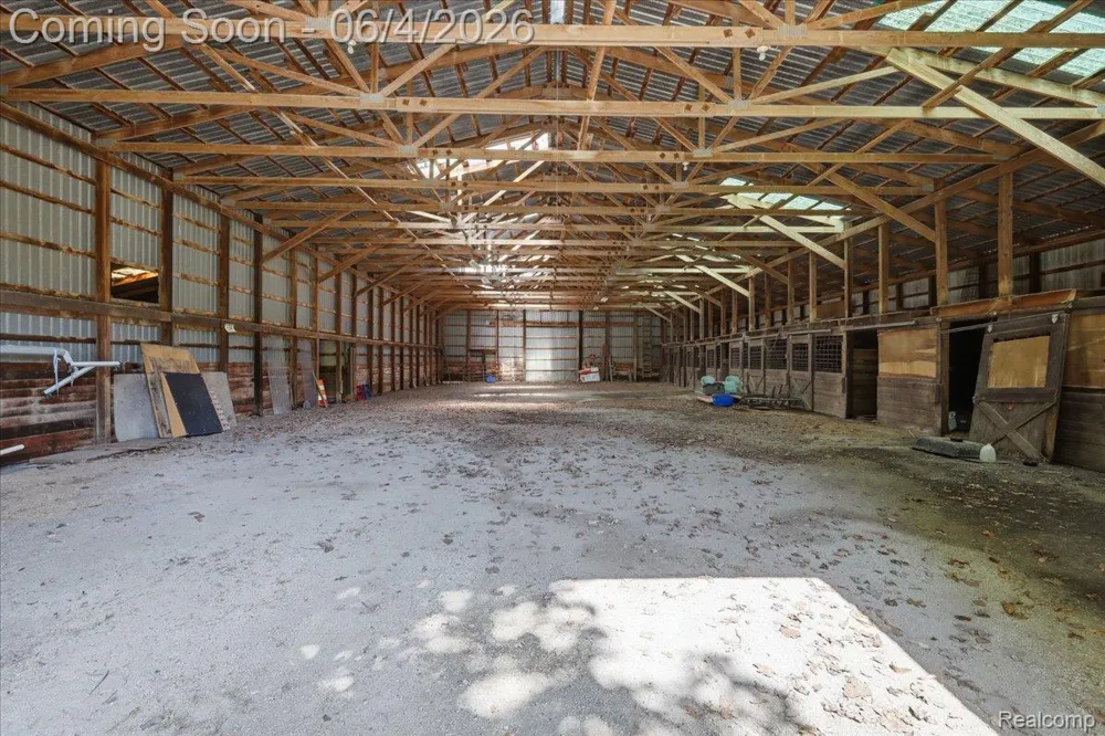 725 Deerpath Court Brandon Charter Township, MI 48462