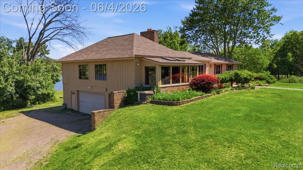 725 Deerpath Court Brandon Charter Township, MI 48462