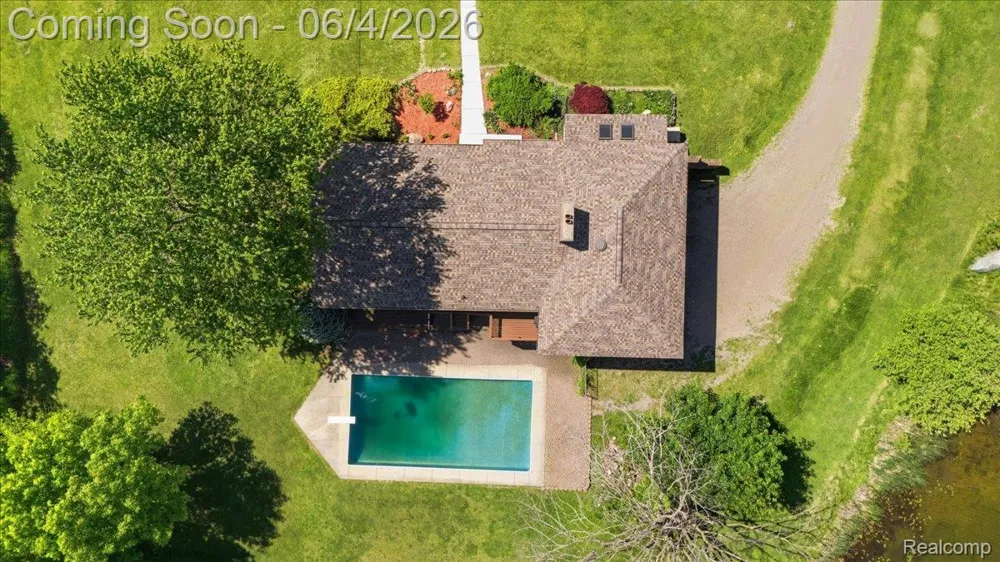 725 Deerpath Court Brandon Charter Township, MI 48462