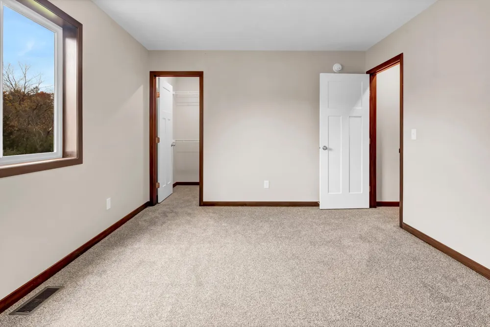 2582 Topaz Street Saint Augusta, MN 56301