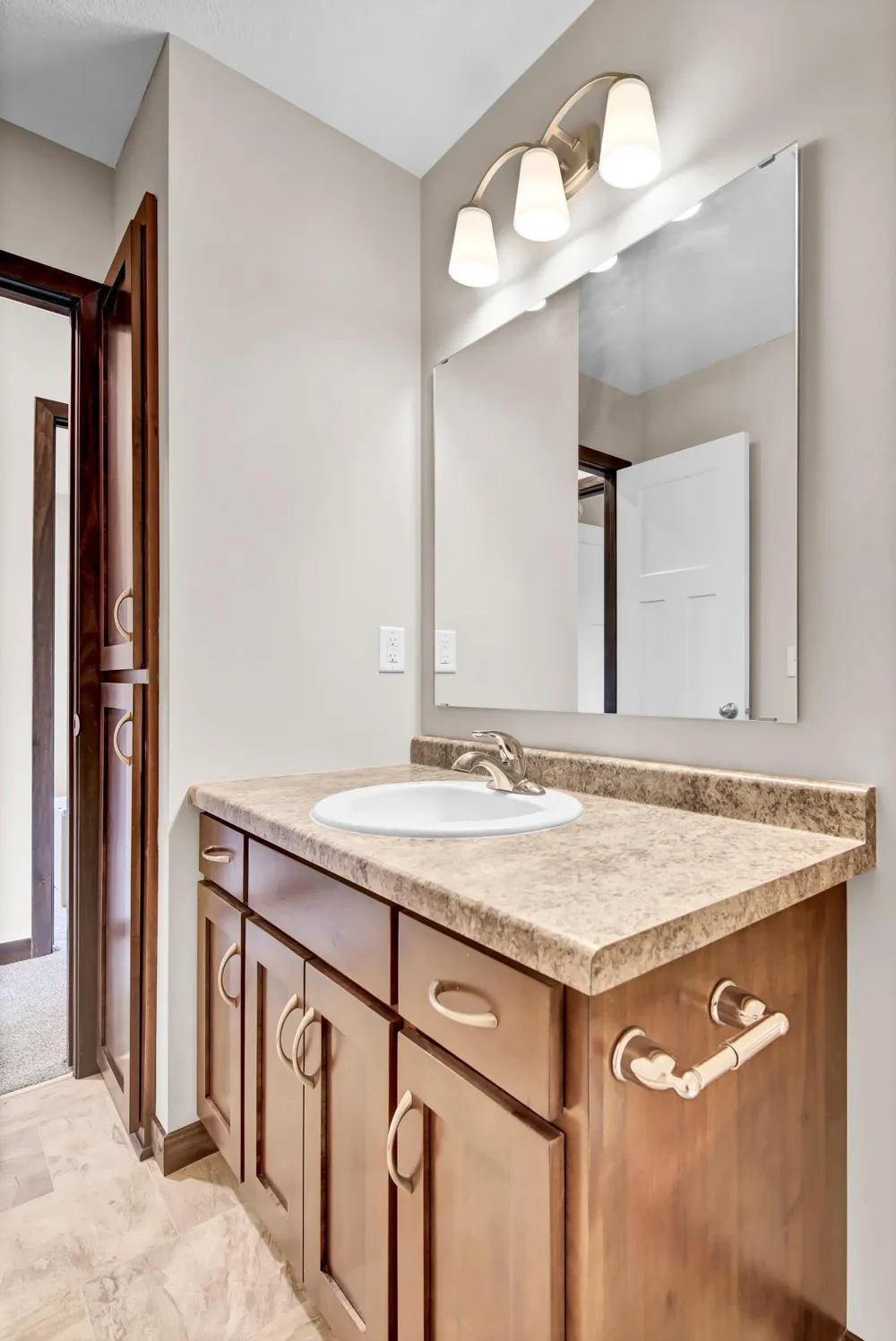 2582 Topaz Street Saint Augusta, MN 56301