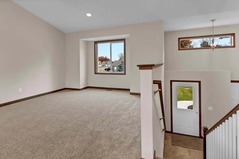 2582 Topaz Street Saint Augusta, MN 56301