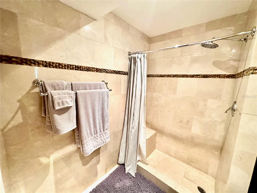 60 Caribe COND. CASTILLO #3B San Juan, PR 00907