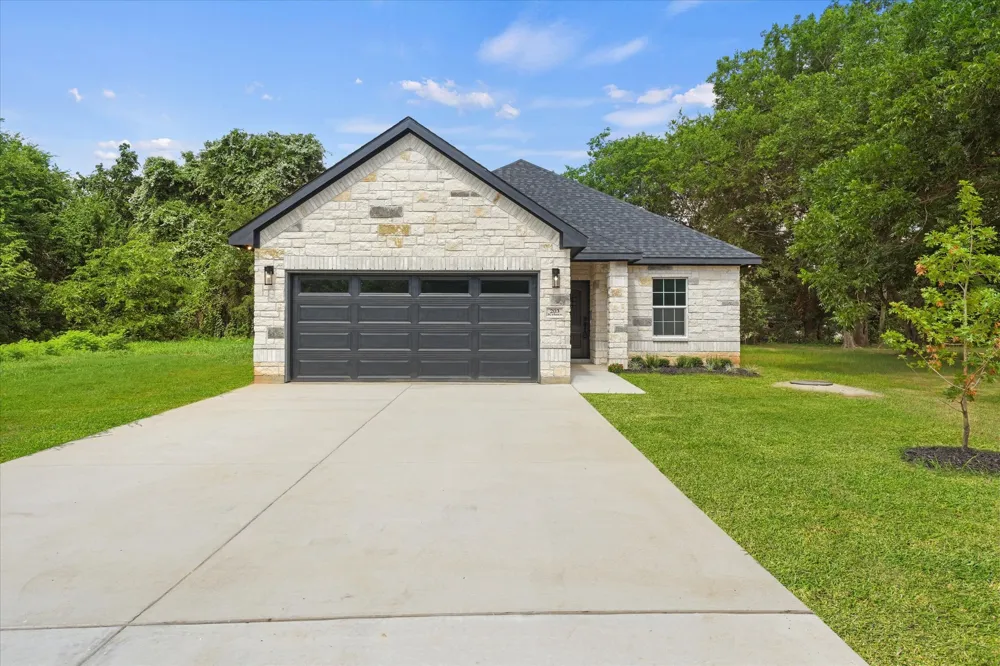 203 Kalura Way Tool, TX 75143