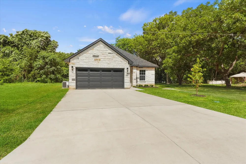 203 Kalura Way Tool, TX 75143