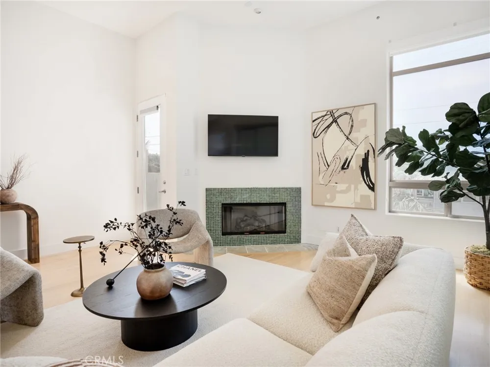 1225 E Grand Avenue #D El Segundo, CA 90245