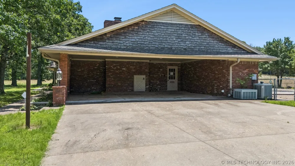 18104 S 4200 ROAD Claremore, OK 74017
