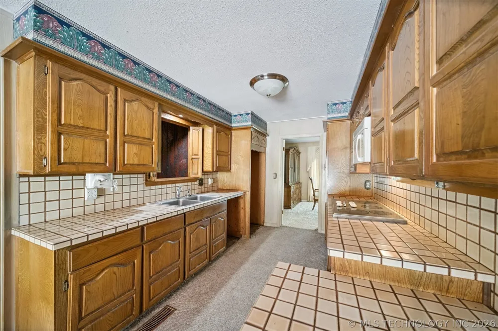 18104 S 4200 ROAD Claremore, OK 74017