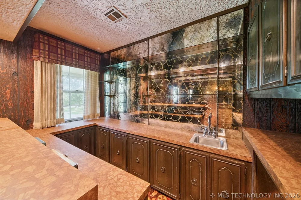 18104 S 4200 ROAD Claremore, OK 74017