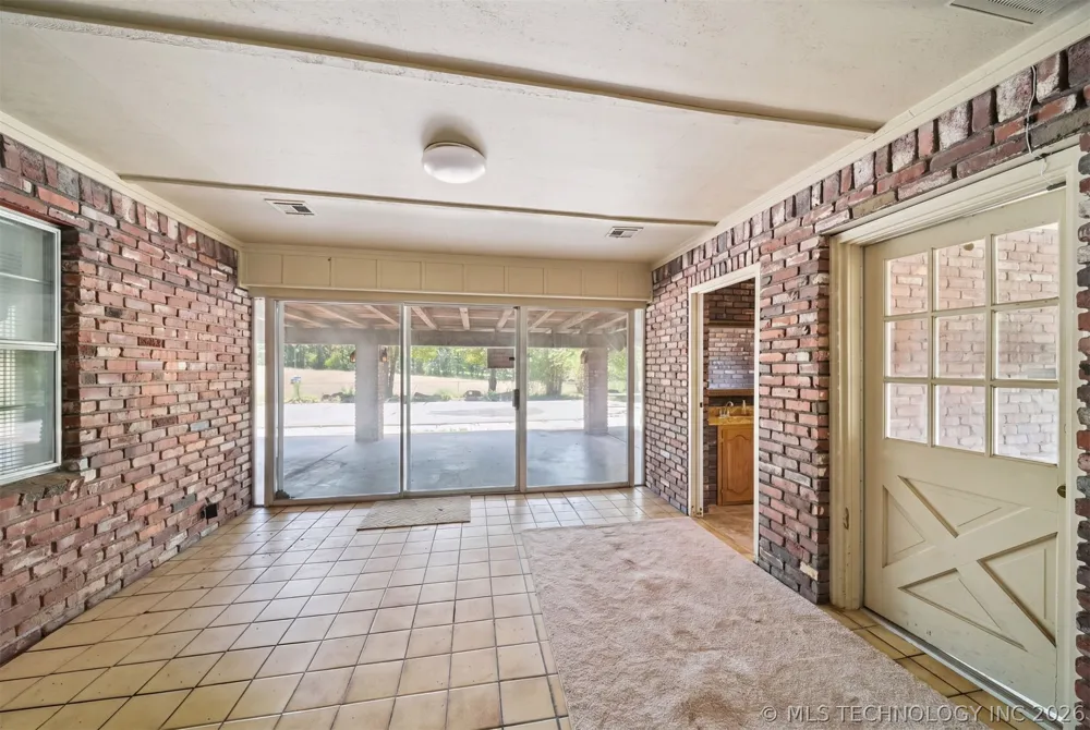 18104 S 4200 ROAD Claremore, OK 74017