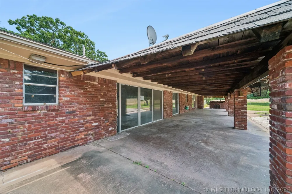 18104 S 4200 ROAD Claremore, OK 74017