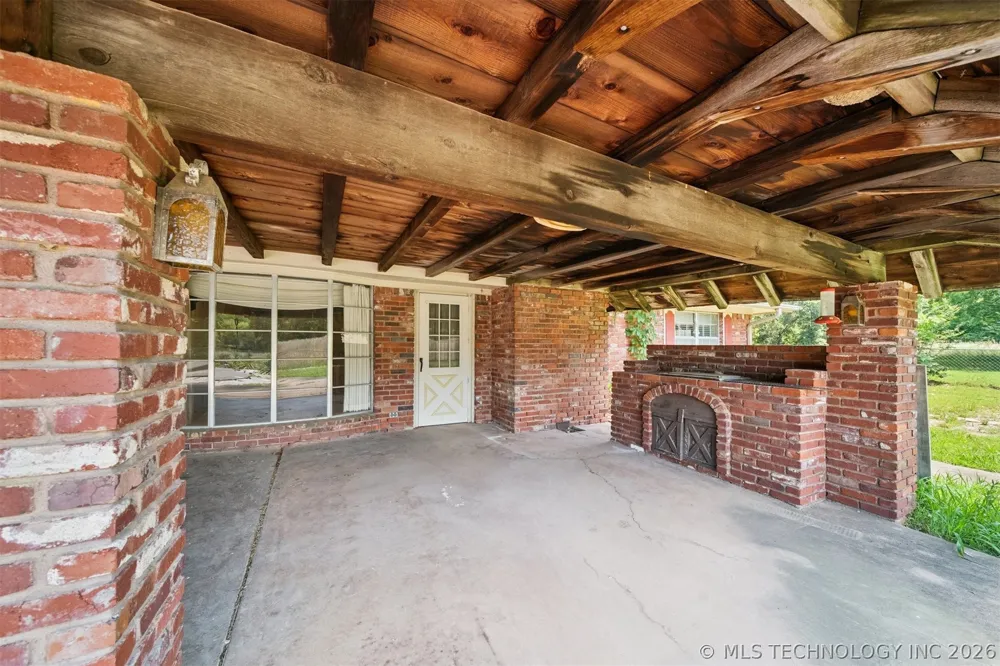 18104 S 4200 ROAD Claremore, OK 74017