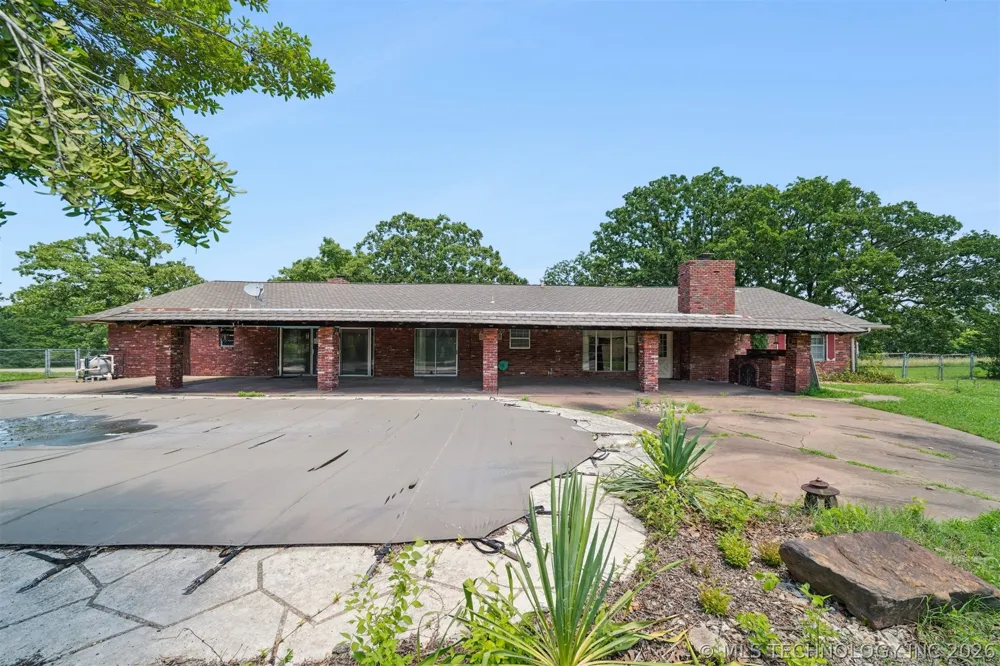 18104 S 4200 ROAD Claremore, OK 74017