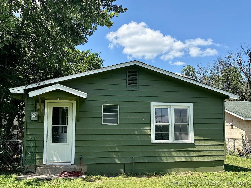 1121 E Walnut Street Cushing, OK 74023