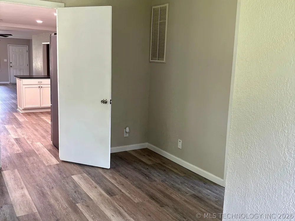 1121 E Walnut Street Cushing, OK 74023