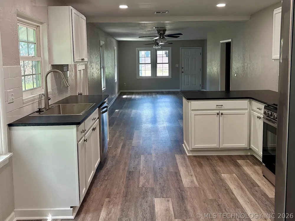 1121 E Walnut Street Cushing, OK 74023