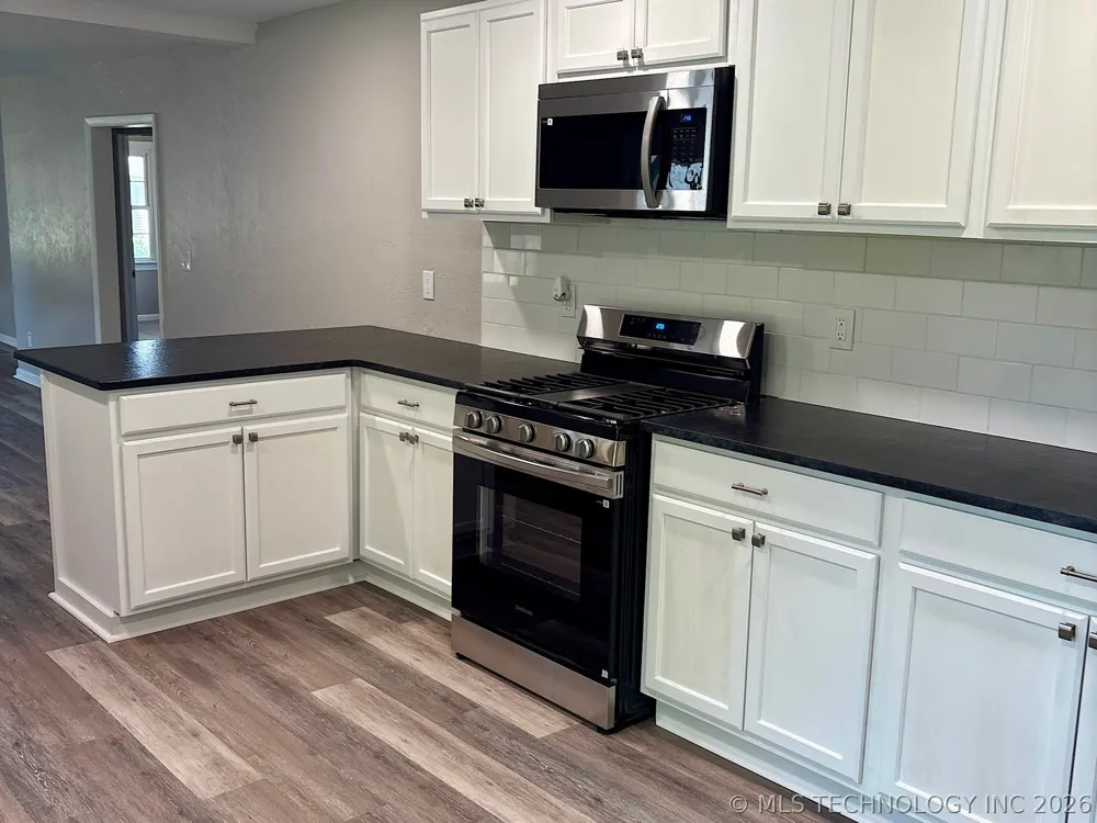 1121 E Walnut Street Cushing, OK 74023