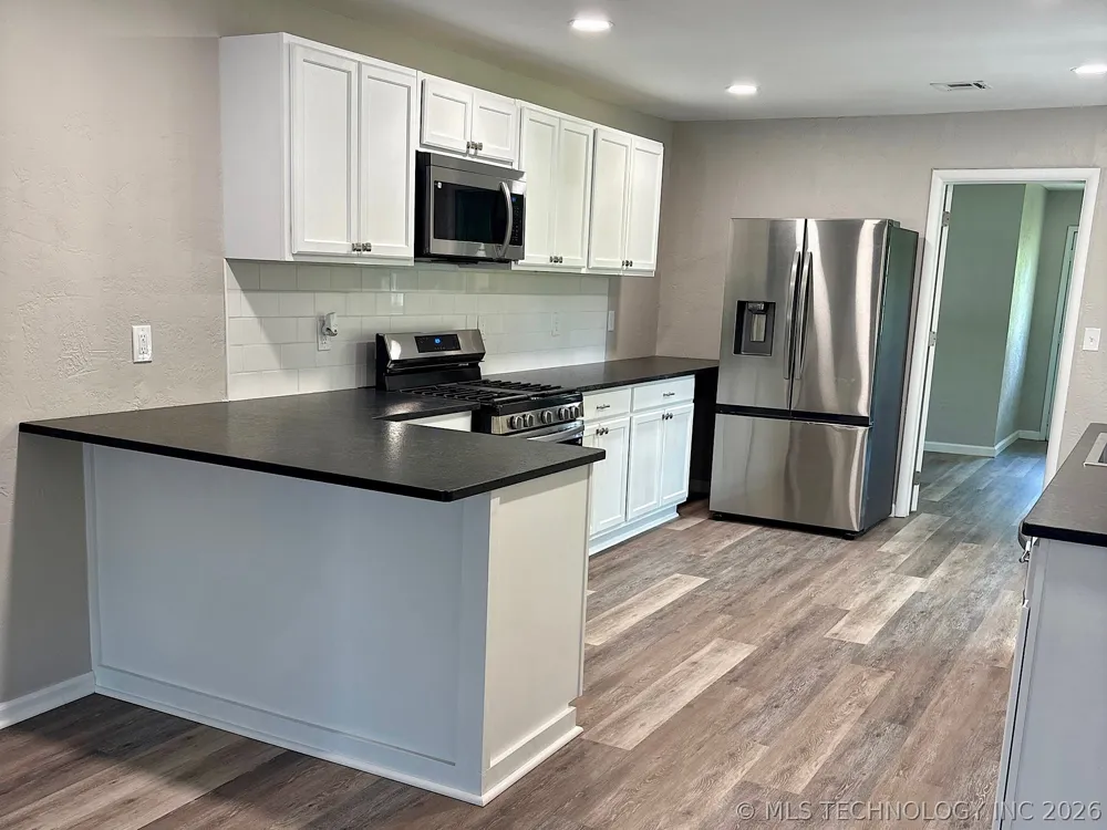 1121 E Walnut Street Cushing, OK 74023
