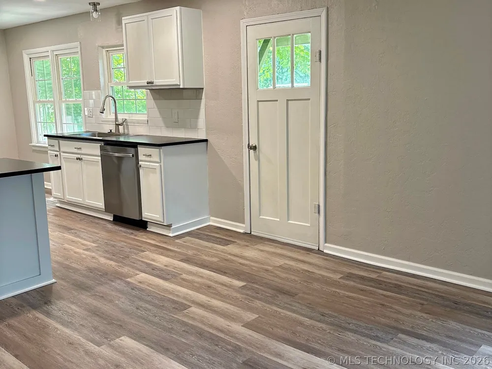 1121 E Walnut Street Cushing, OK 74023