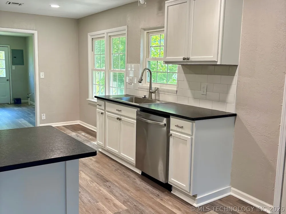 1121 E Walnut Street Cushing, OK 74023